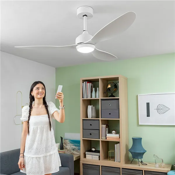 Griestu ventilators ar LED gaismu un 3 ABS lāpstiņām Flaled InnovaGoods Balts 36 W 52" Ø132 cm