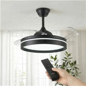 Griestu ventilators ar LED gaismu, ar 4 izbīdāmiem lāpstiņām un tālvadības pulti InnovaGoods