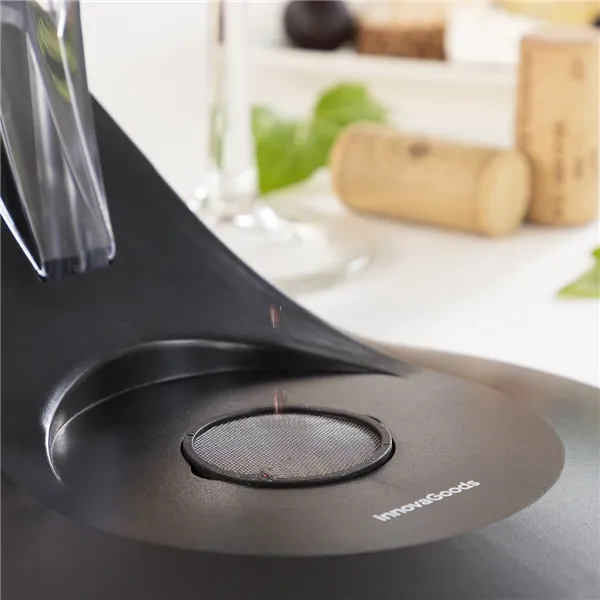 Professionaalne veiniaeraator tornialuse ja mittetilkuva põhjaga Winair InnovaGoods